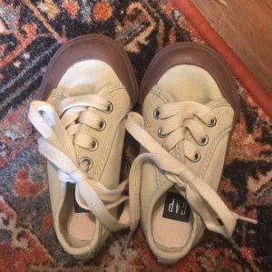 Gap canvas casual sneakers